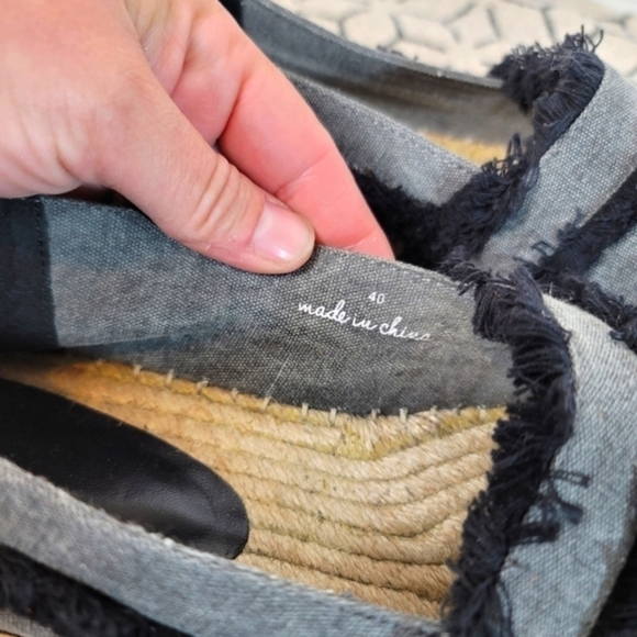 JOIE VIVIENNE FRINGE CHAMBRAY ESPADRILLE FLATS, SZ 10/ 40 EUR - Picture 8 of 13